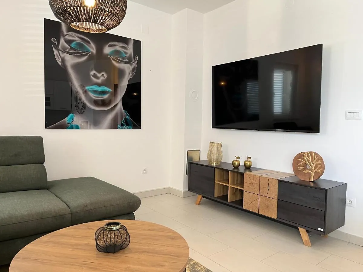 Luxury Apartment Julie Vinjerac