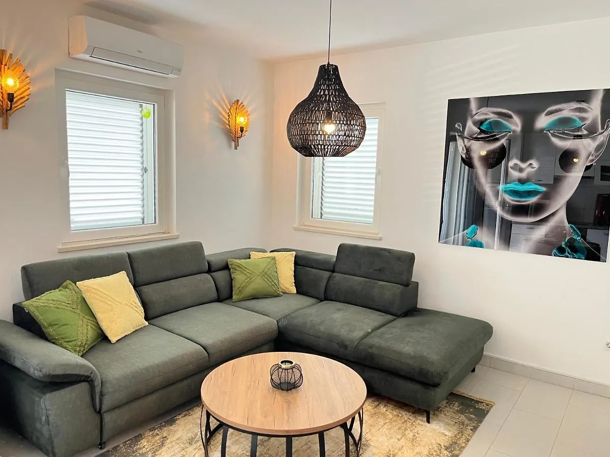 Luxury Apartment Julie Vinjerac