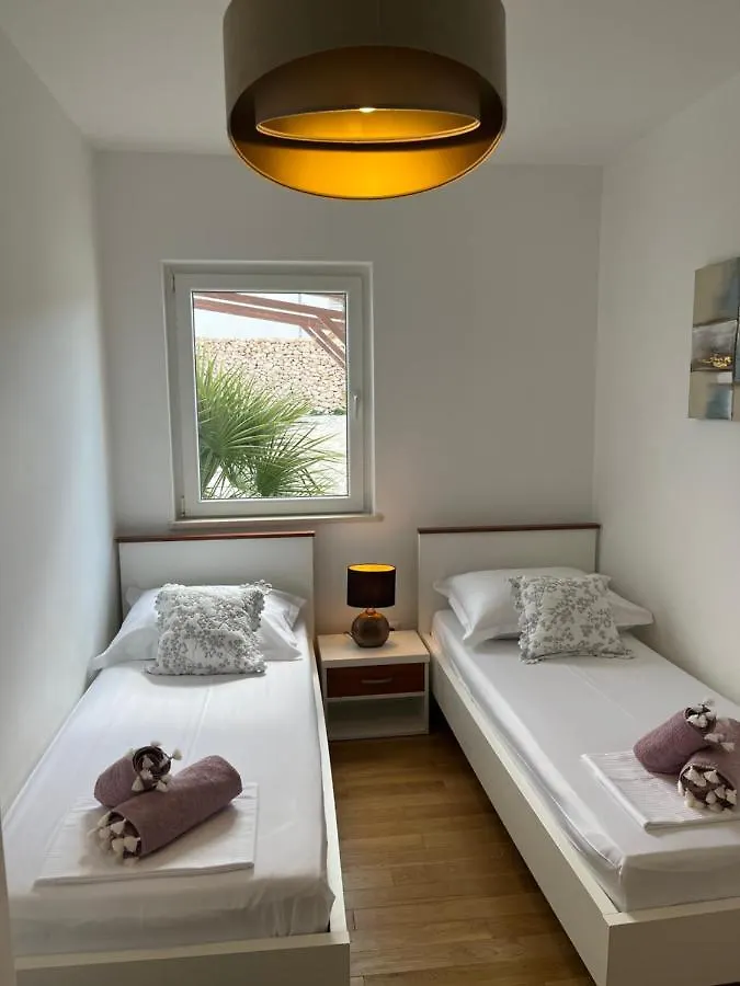Luxury Apartment Julie Vinjerac 0*,  Hırvatistan